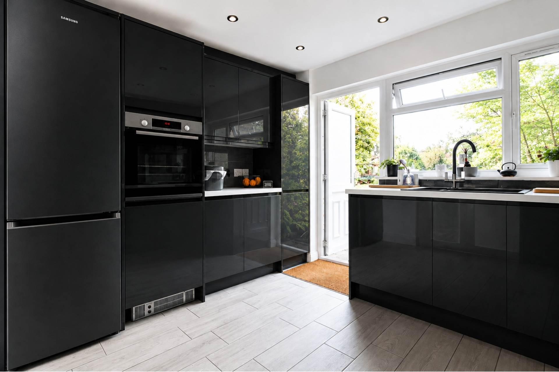 Dryden Close, Aylesbury, Image 6