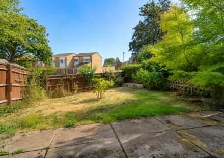 Dryden Close, Aylesbury, Image 4