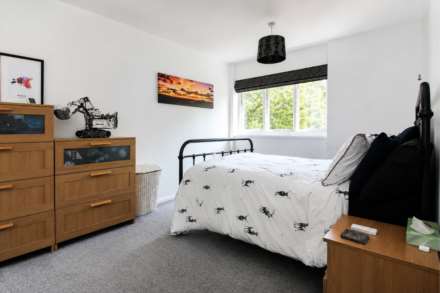 Dryden Close, Aylesbury, Image 8