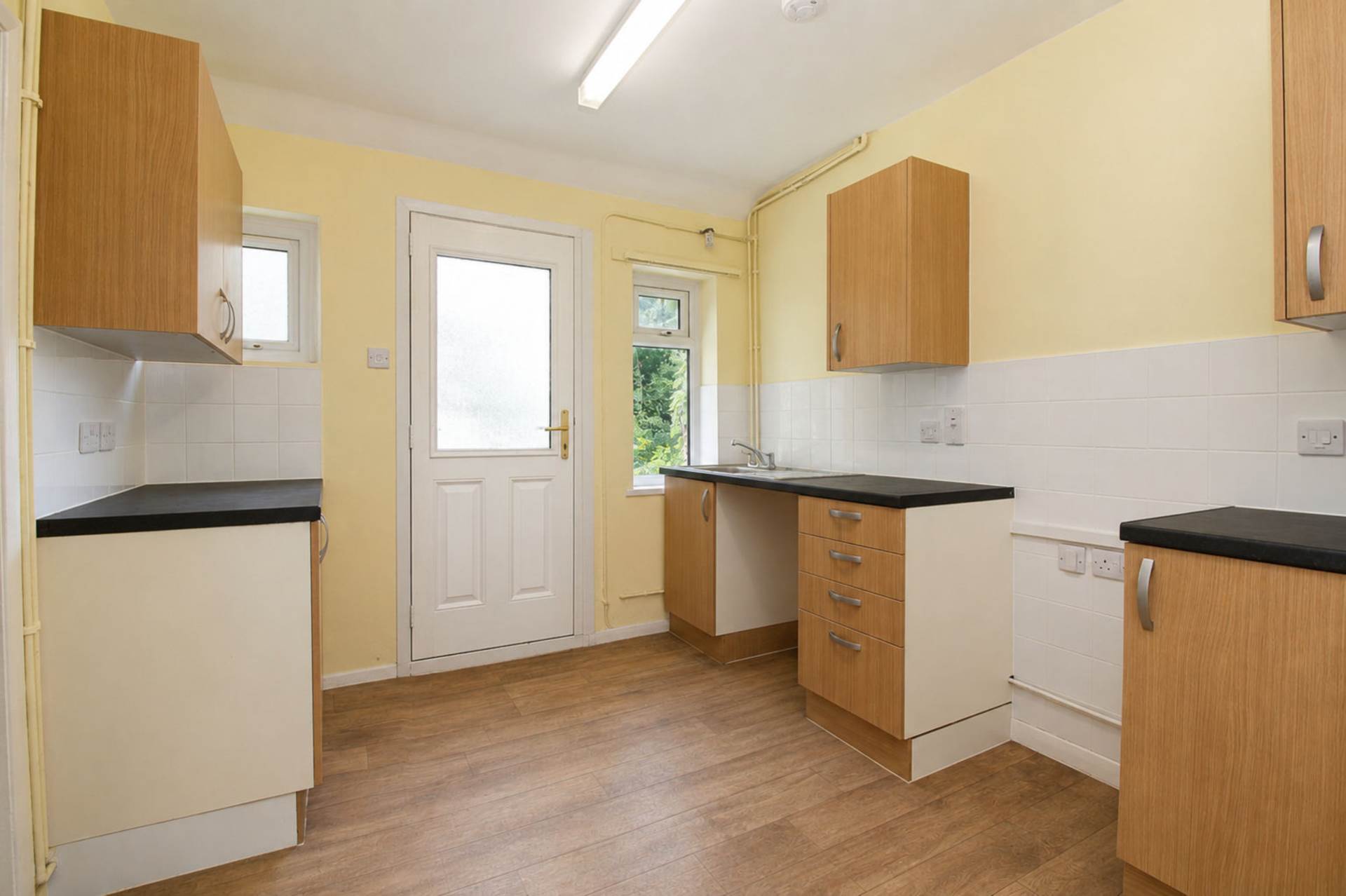 Prebendal Avenue, Aylesbury, Image 2