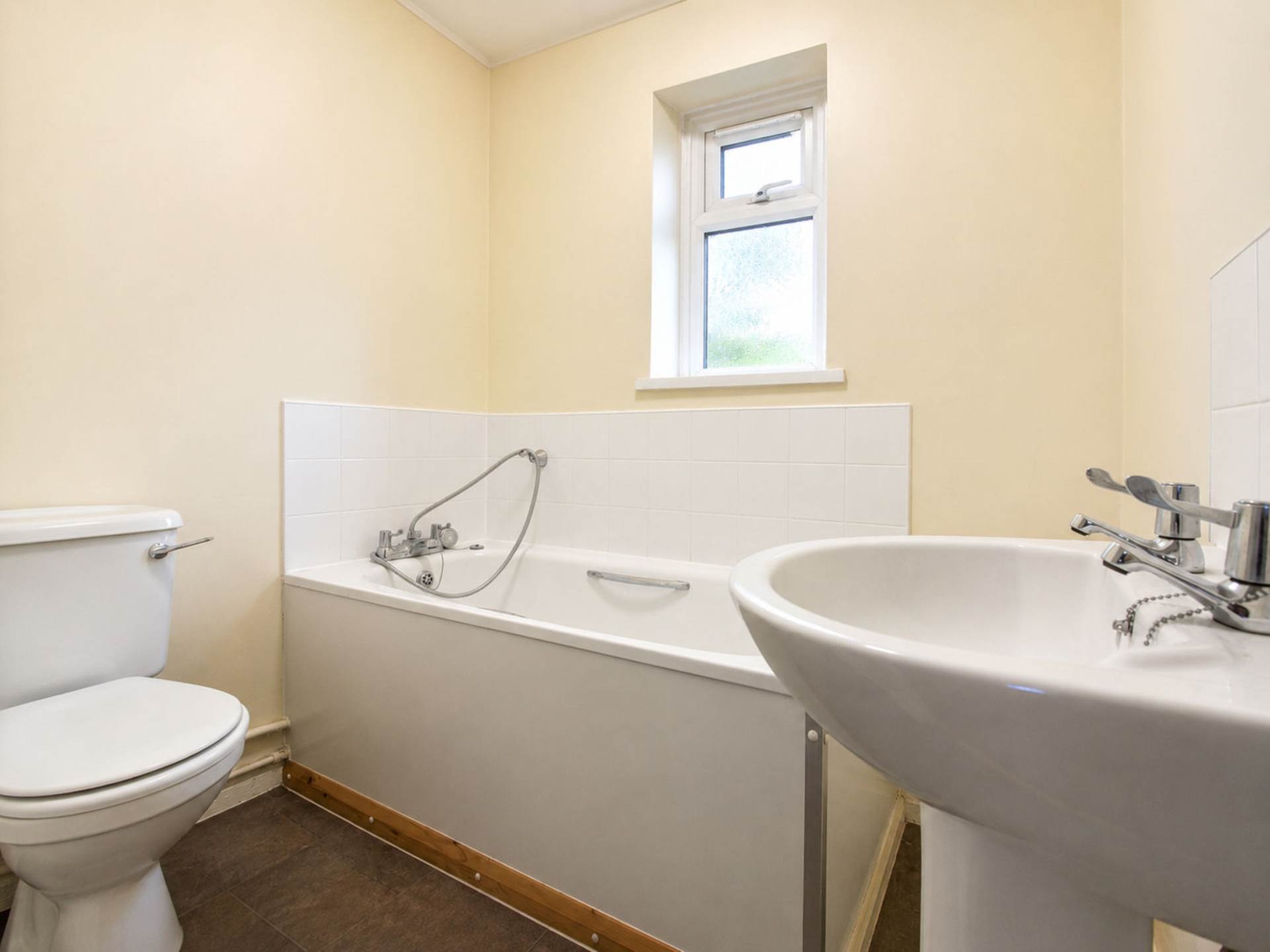 Prebendal Avenue, Aylesbury, Image 3