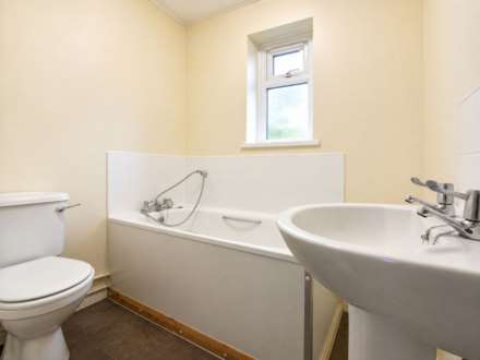 Prebendal Avenue, Aylesbury, Image 3