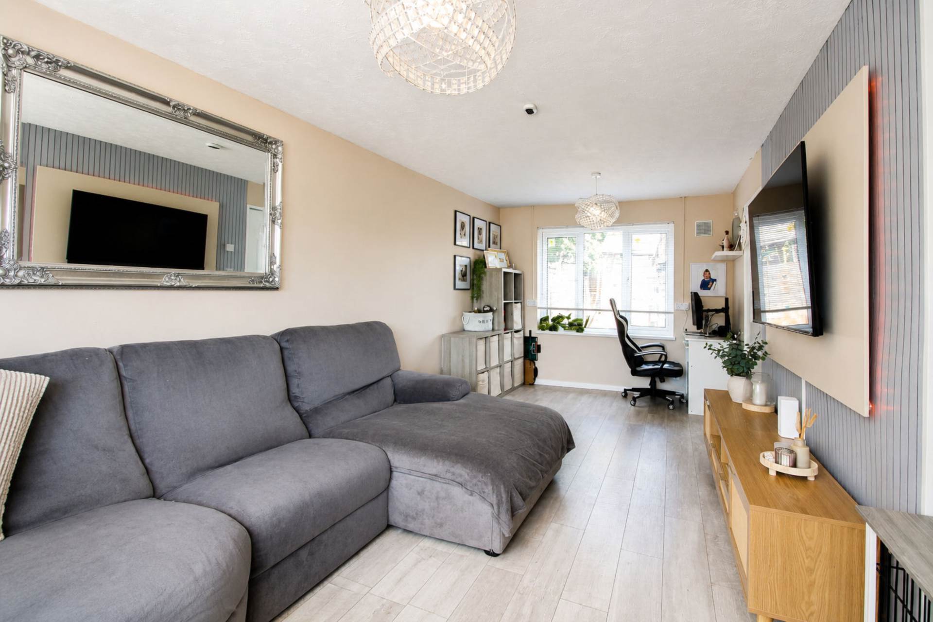 Brompton Crescent, Aylesbury, Image 6