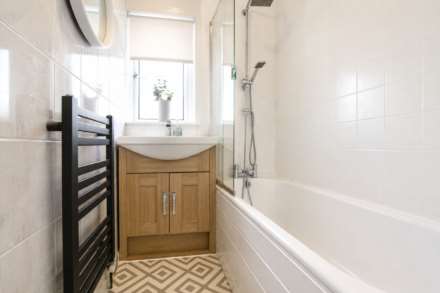 Brompton Crescent, Aylesbury, Image 10