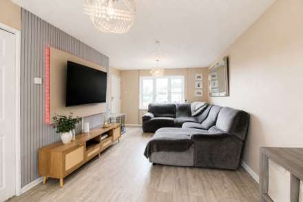 Brompton Crescent, Aylesbury, Image 3