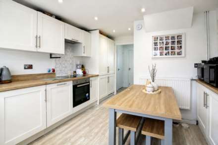 Brompton Crescent, Aylesbury, Image 5