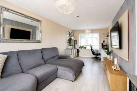 Brompton Crescent, Aylesbury, Image 6