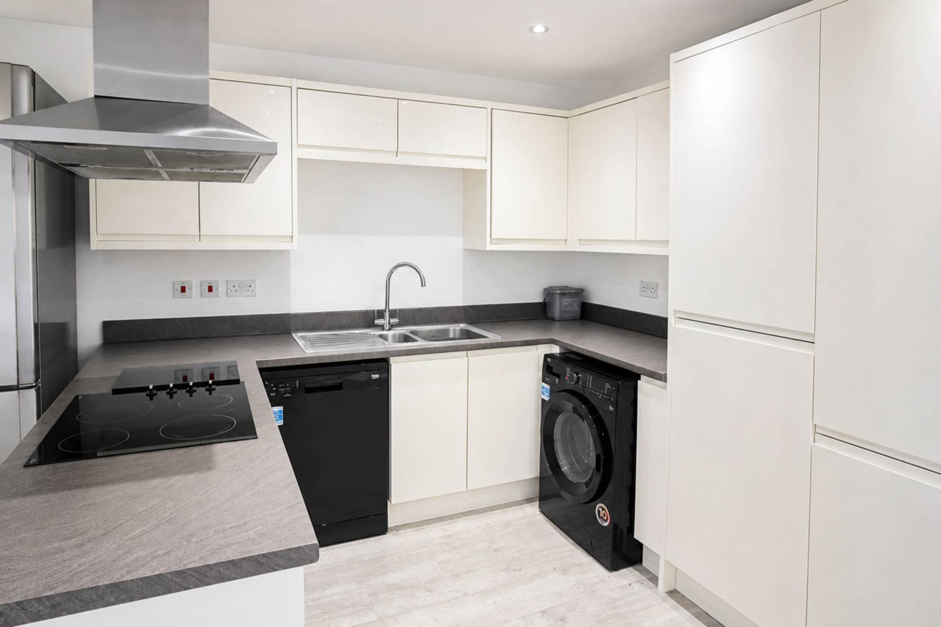 Berry Court, Bradville, Image 2