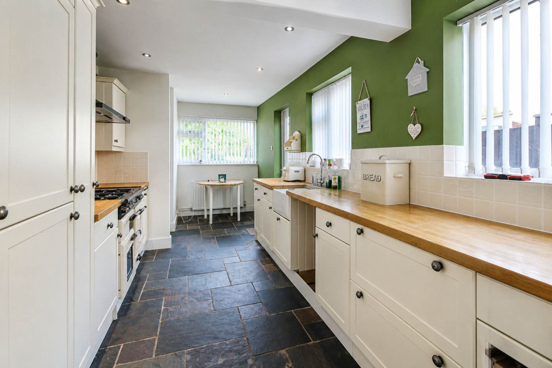 Broughton Avenue, Aylesbury, Image 10