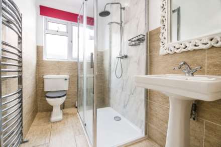 Broughton Avenue, Aylesbury, Image 6