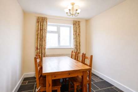 Broughton Avenue, Aylesbury, Image 8