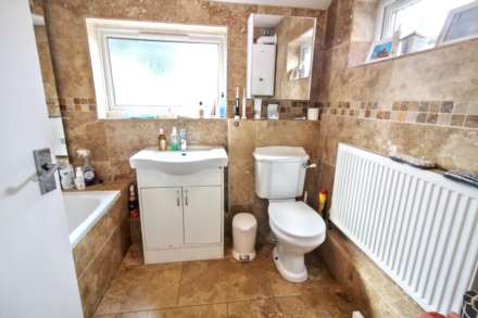 Tring Road, Aylesbury, Image 5