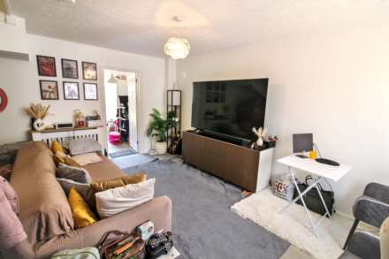 Lark Vale, Aylesbury, Image 2