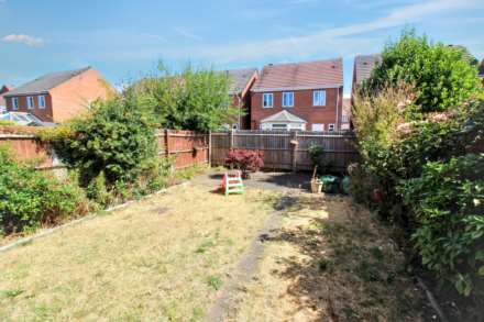 Lark Vale, Aylesbury, Image 4