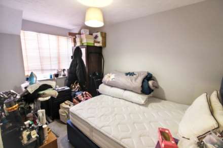Lark Vale, Aylesbury, Image 5
