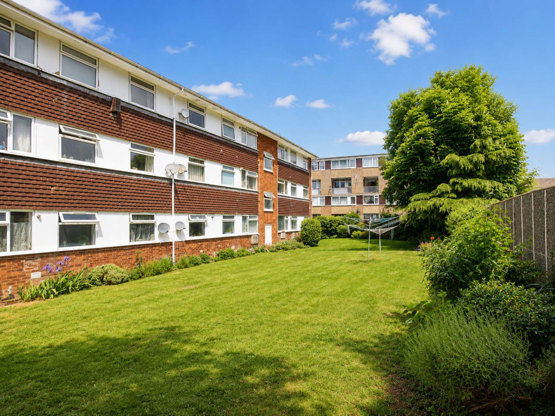 Bishops Walk, Aylesbury, Image 7