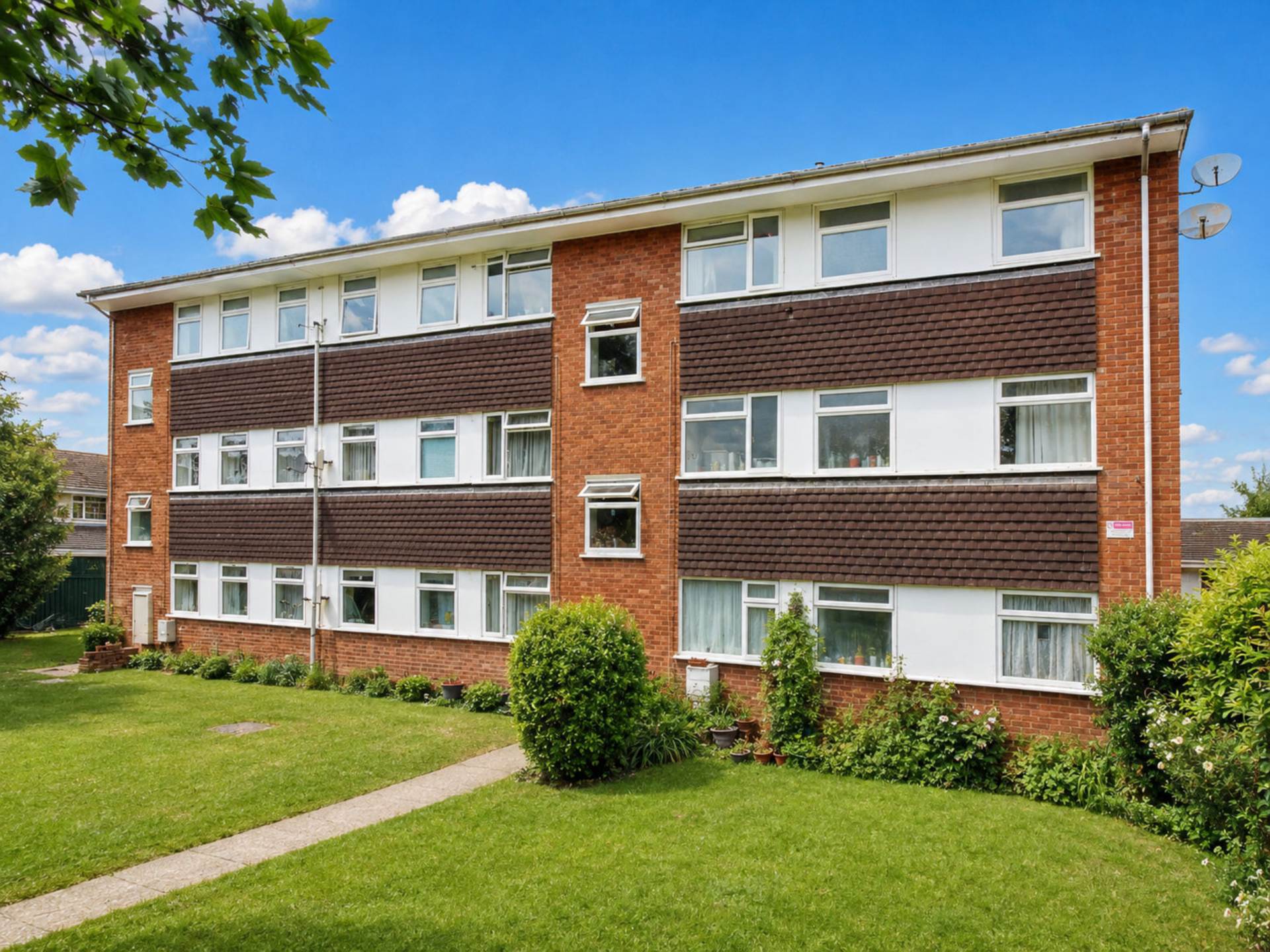 Bishops Walk, Aylesbury, Image 8