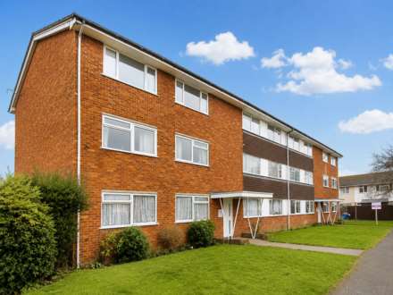 Bishops Walk, Aylesbury