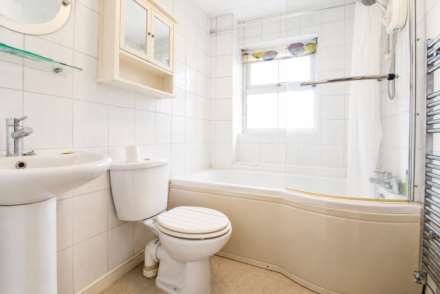 Rake Way, Aylesbury, Image 6