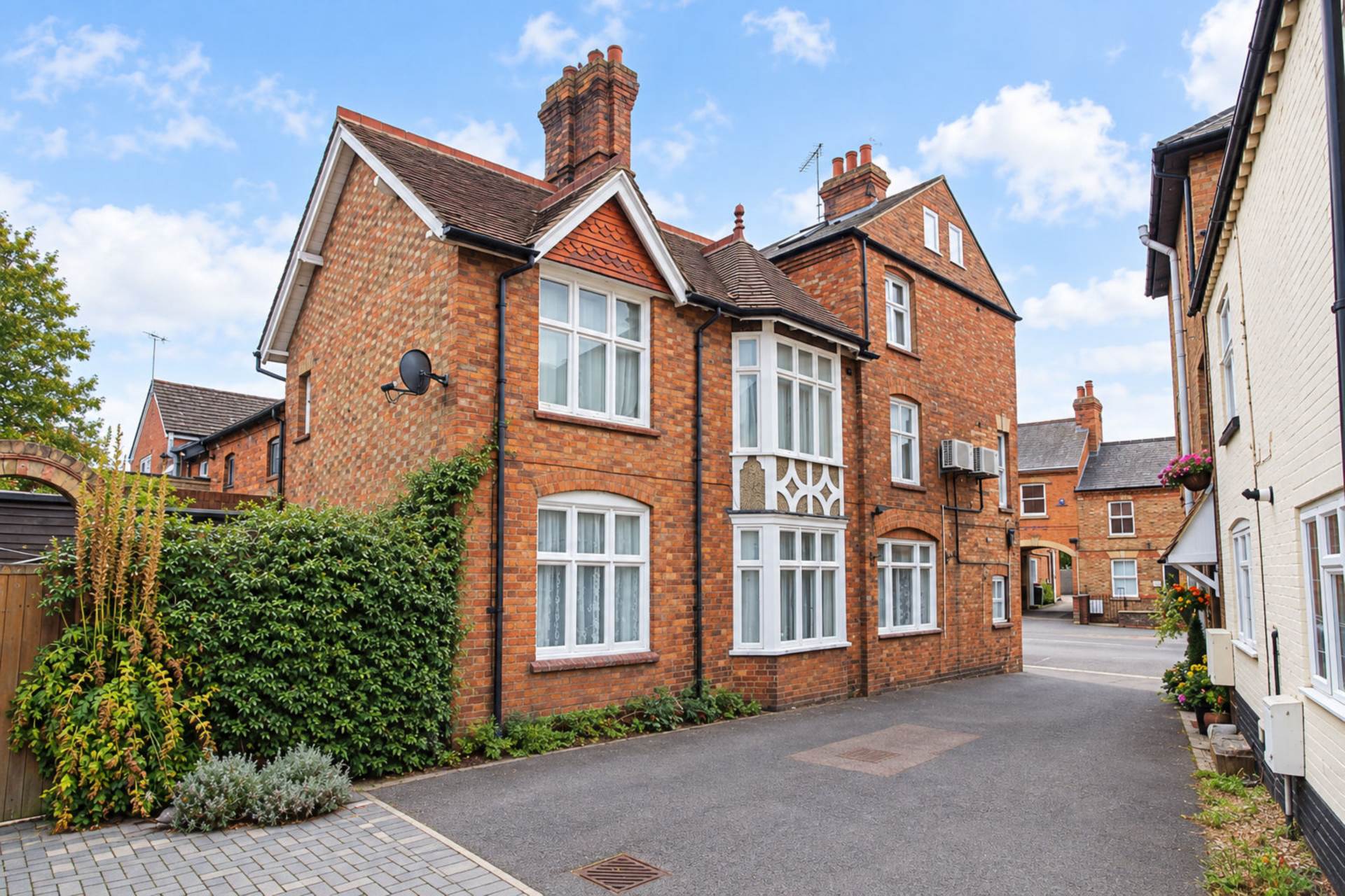 High Street, Winslow, Image 1