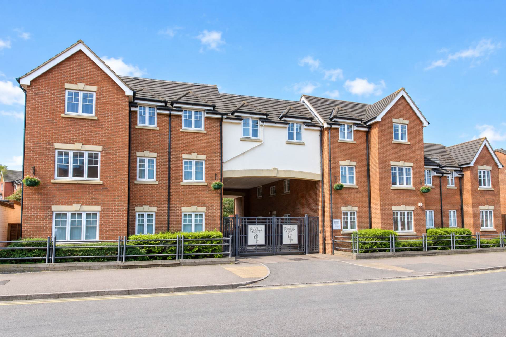 Fountain Court, Aylesbury, Image 1