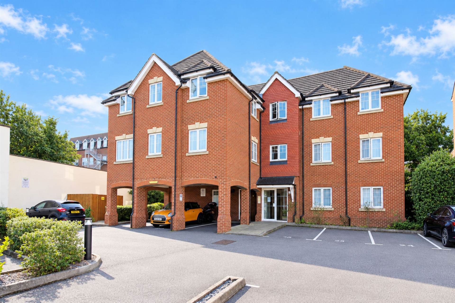 Fountain Court, Aylesbury, Image 7