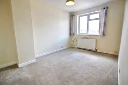Rose Avenue, Aylesbury, Image 5
