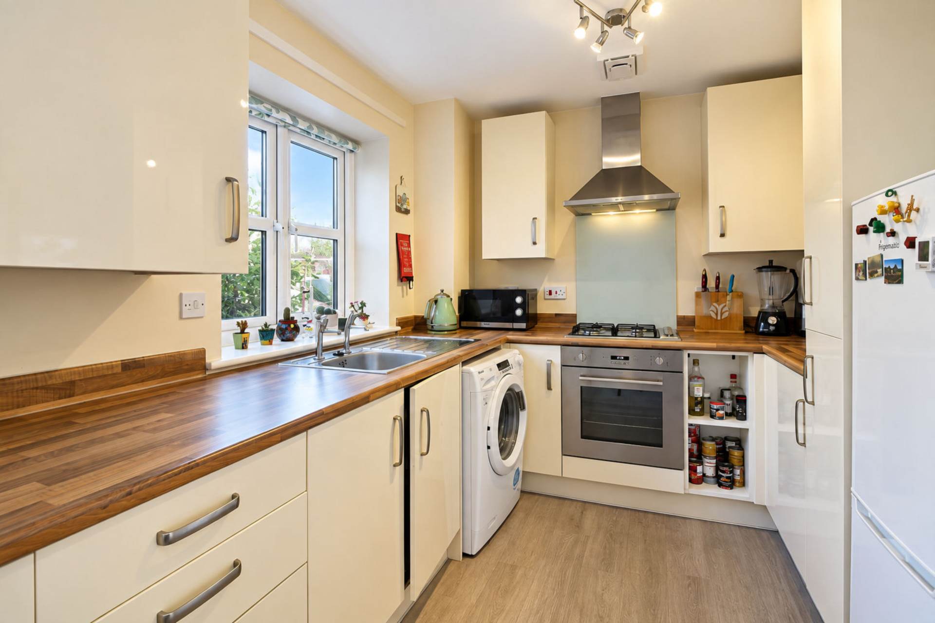 Gwendoline Buck Drive, Aylesbury, Image 2