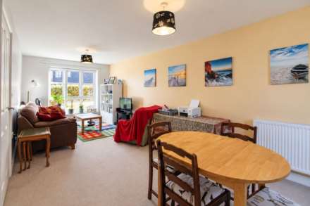 Gwendoline Buck Drive, Aylesbury, Image 4