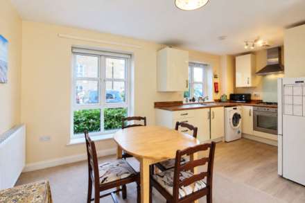 Gwendoline Buck Drive, Aylesbury, Image 6