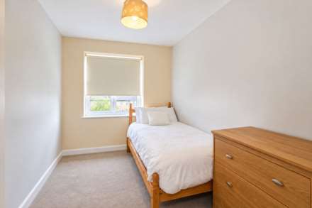 Gwendoline Buck Drive, Aylesbury, Image 8