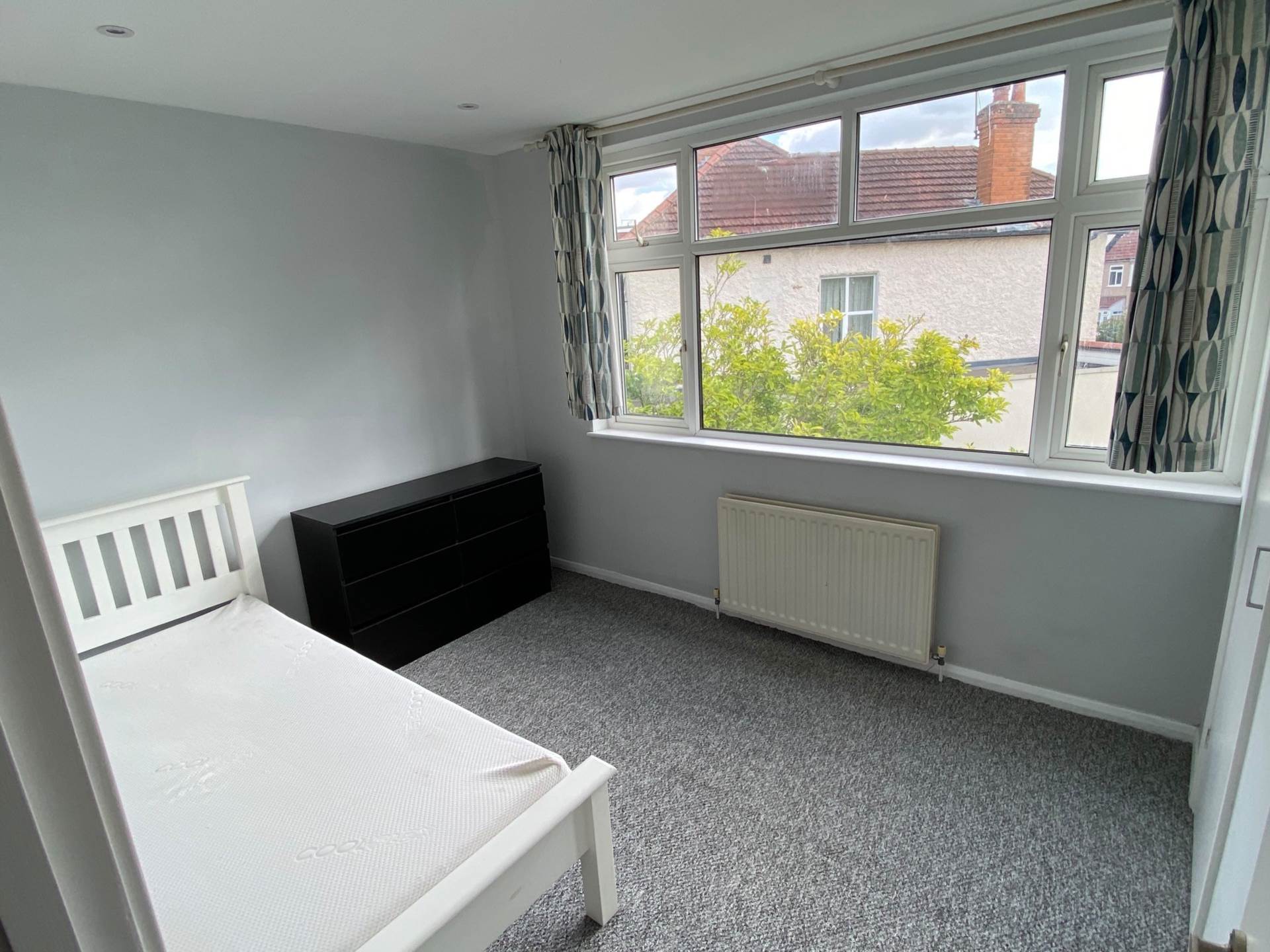 Vineyard Avenue, London, Image 9
