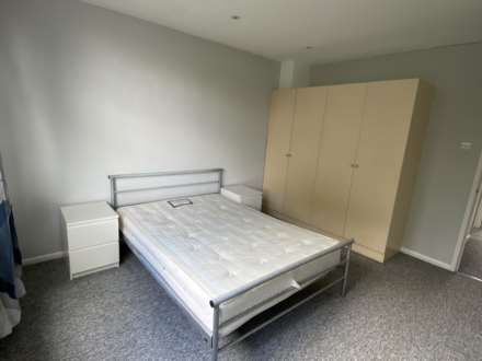 Vineyard Avenue, London, Image 4