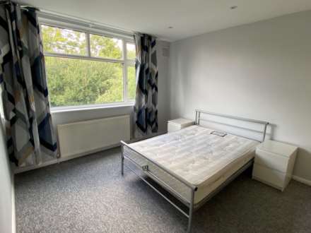 Vineyard Avenue, London, Image 5