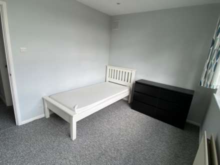 Vineyard Avenue, London, Image 8