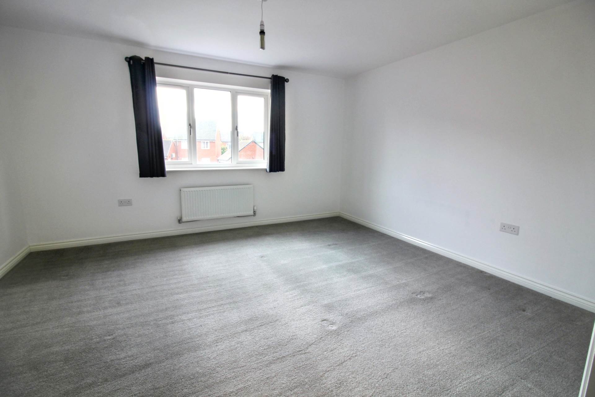 Moore Crescent, Aylesbury, Image 10