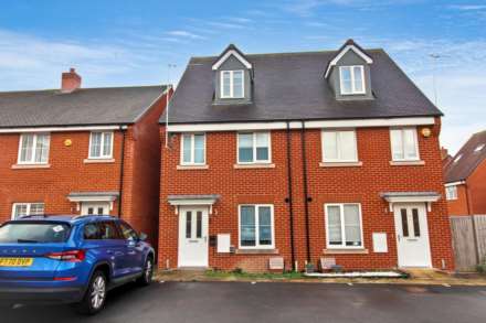 Moore Crescent, Aylesbury, Image 1