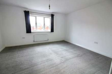Moore Crescent, Aylesbury, Image 10