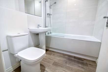 Moore Crescent, Aylesbury, Image 11