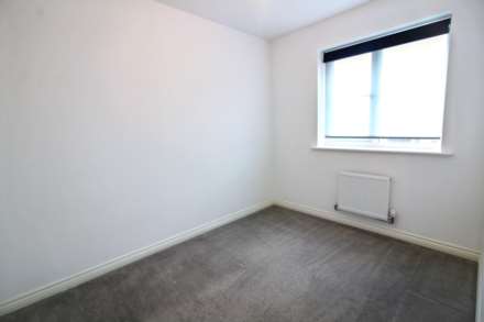 Moore Crescent, Aylesbury, Image 12
