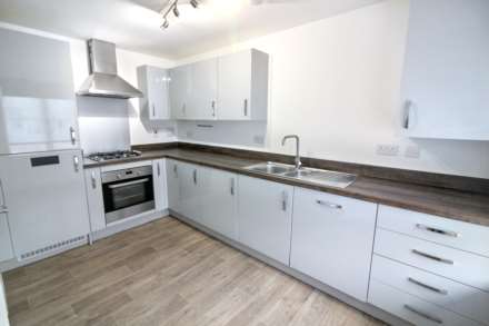 Moore Crescent, Aylesbury, Image 2