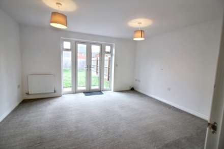 Moore Crescent, Aylesbury, Image 3