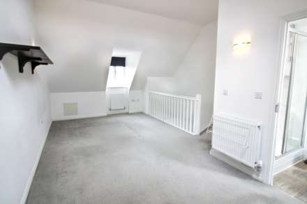 Moore Crescent, Aylesbury, Image 6