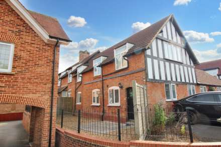 Property For Rent Flat 2 The Coach House, High Street, Aylesbury