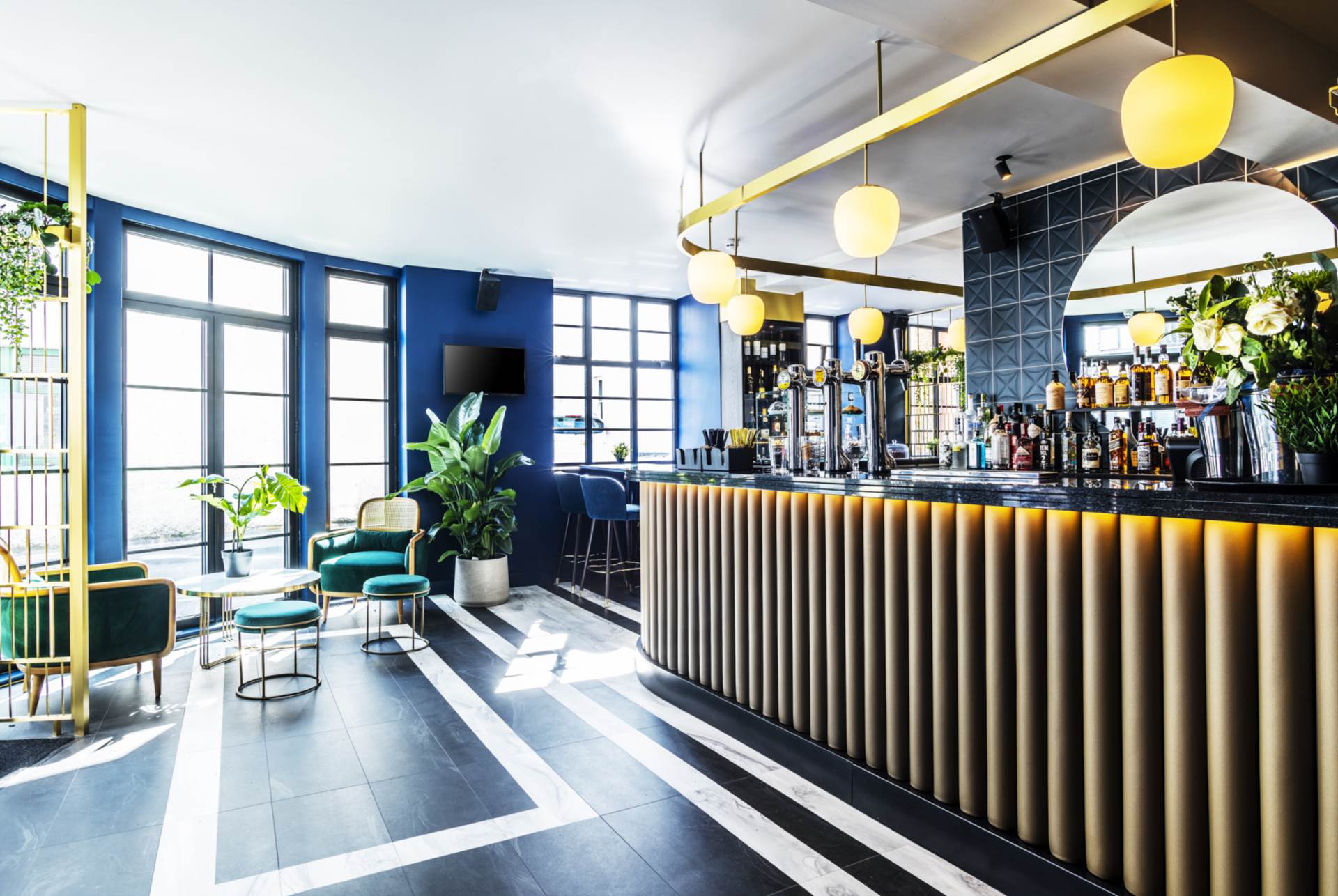 Reign Bar and Lounge 13 Albion Street Broadstrais CT10 1LU, Image 9