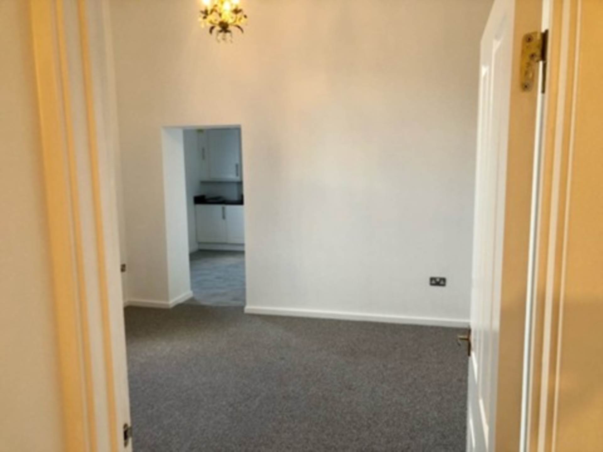 Flat 16  Alexandra Court, The Royal Sea Bathing,Canterbury Road Margate CT9 5NT, Image 4