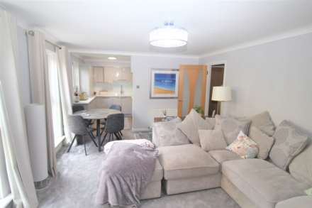 2 Bedroom Apartment, 10 Serena Court,York Street Broadstairs CT10 1TU