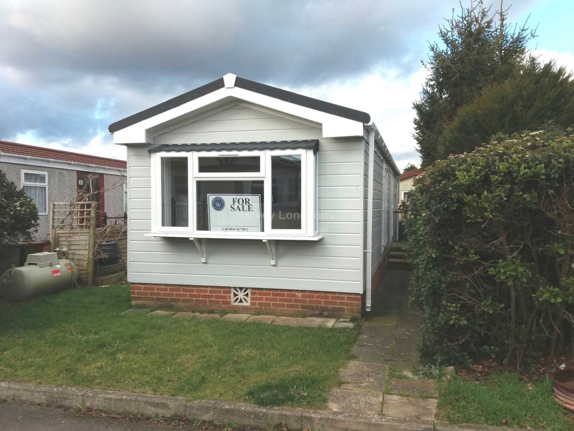 1 Bedroom Park Home, Normandy For Sale in Normandy, Surrey Preloved