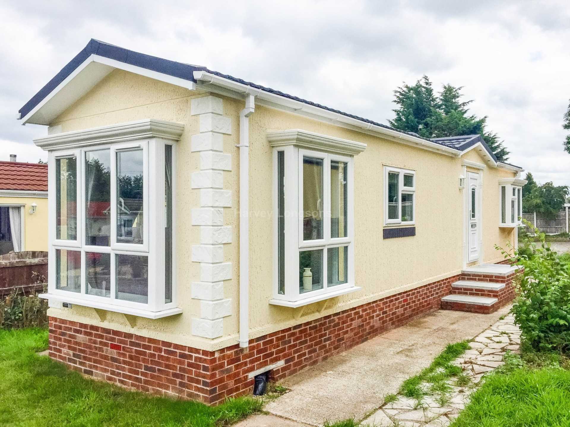 2 Bedroom Park Home, Normandy For Sale in Normandy, Surrey Preloved