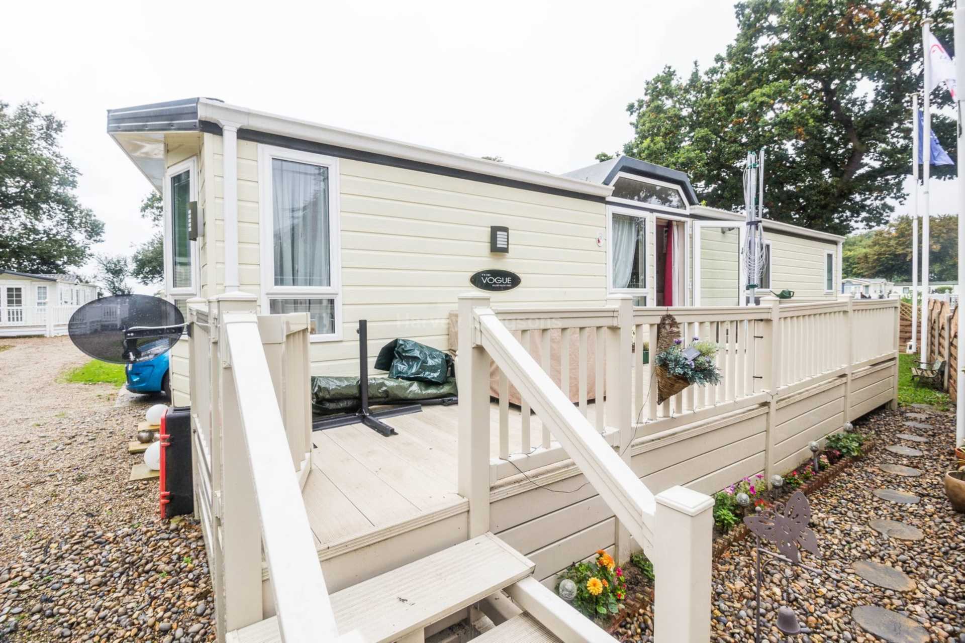 2 Bedroom Caravan, Carlton Colville For Sale in Carlton Colville
